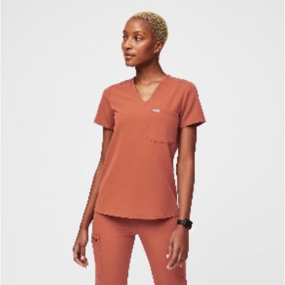 Figs scrub set in terracotta